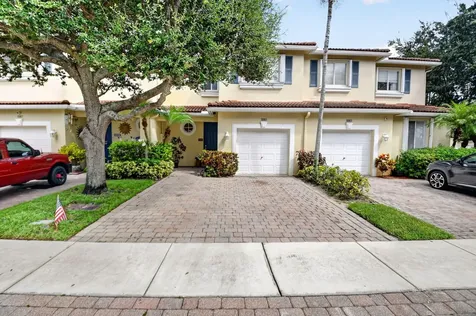 3085 N Evergreen Circle Boynton Beach FL 33426