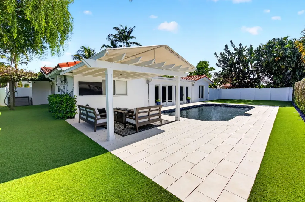 850 SW 4th Street Boca Raton FL 33486