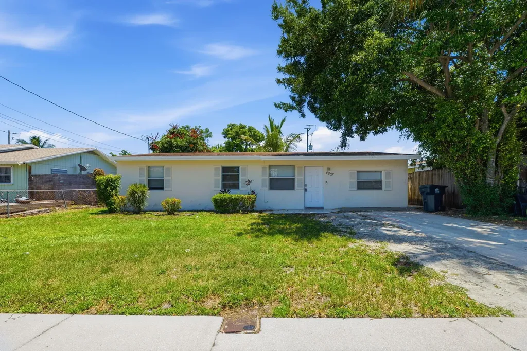 4888 Prince Drive Lake Worth Beach FL 33461