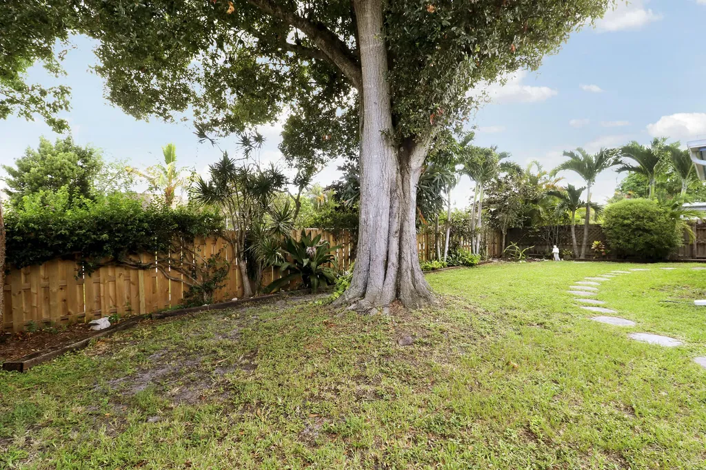 104 Banyan Circle Jupiter FL 33458