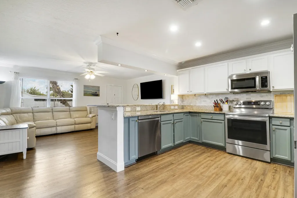 104 Banyan Circle Jupiter FL 33458
