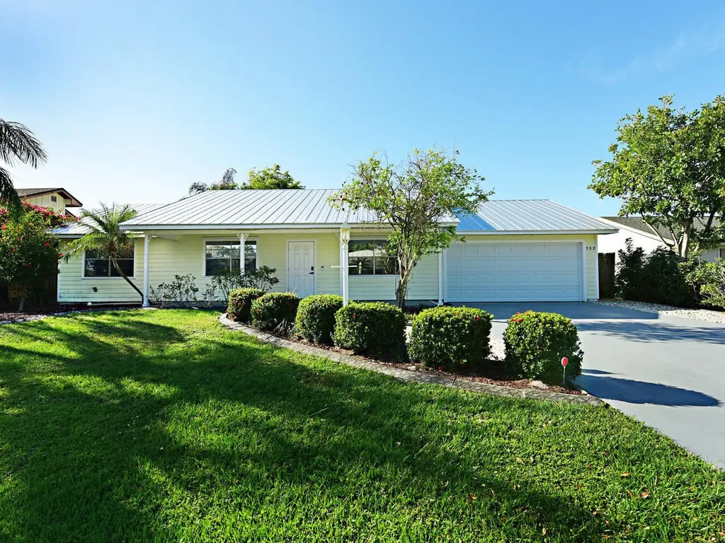 598 NE Maranta Terrado NE Jensen Beach FL 34957