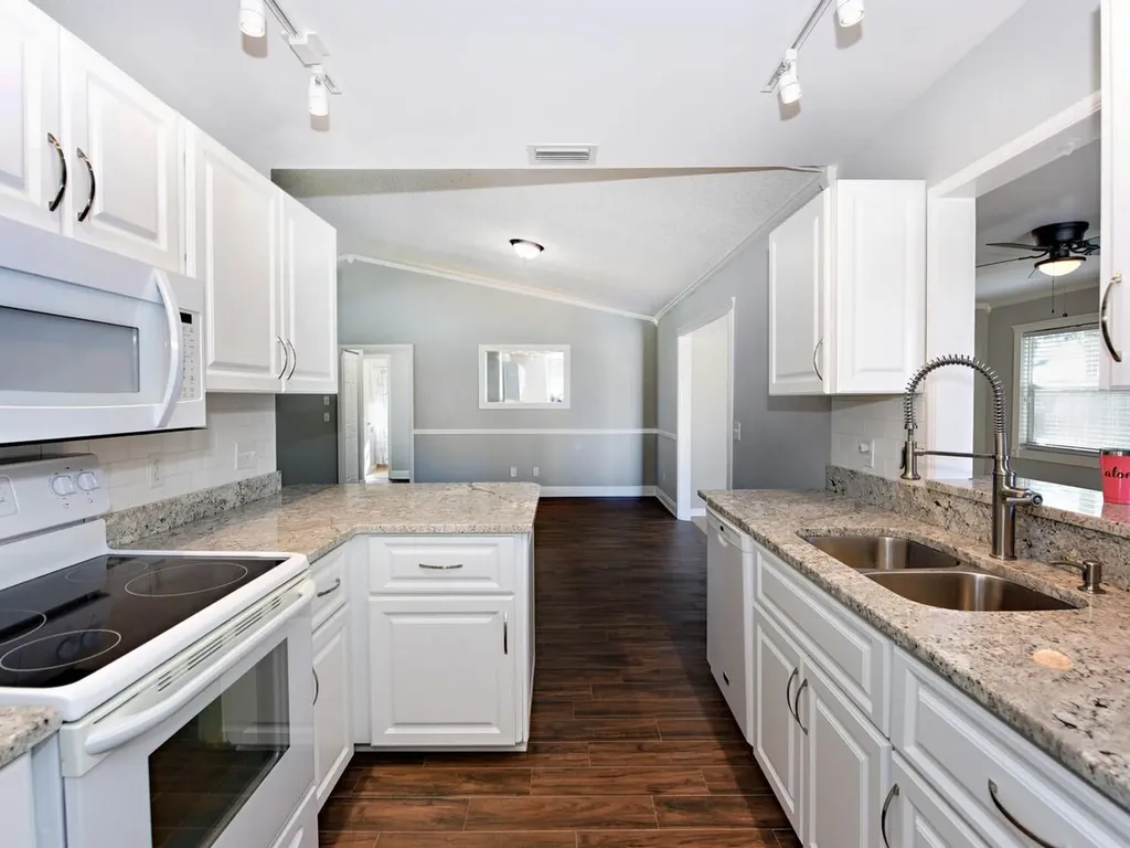 598 NE Maranta Terrado NE Jensen Beach FL 34957