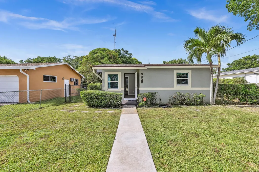 5026 SW 21st Street SW West Park FL 33023