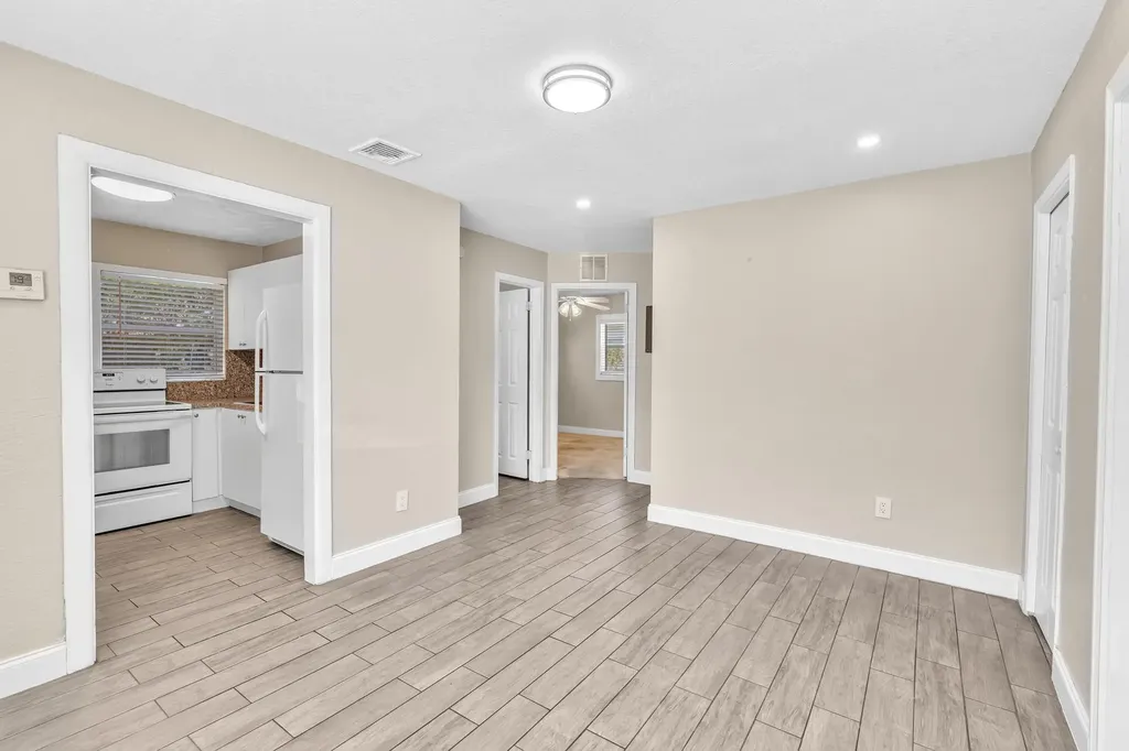 5026 SW 21st Street SW West Park FL 33023