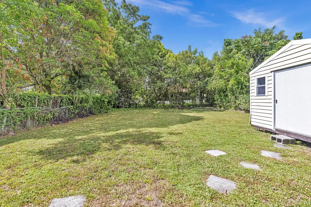 5026 SW 21st Street SW West Park FL 33023