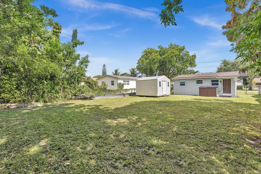 5026 SW 21st Street SW West Park FL 33023