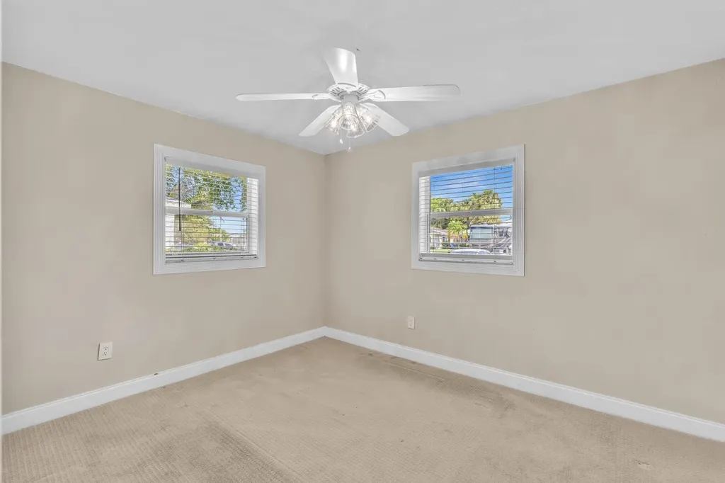 5026 SW 21st Street SW West Park FL 33023