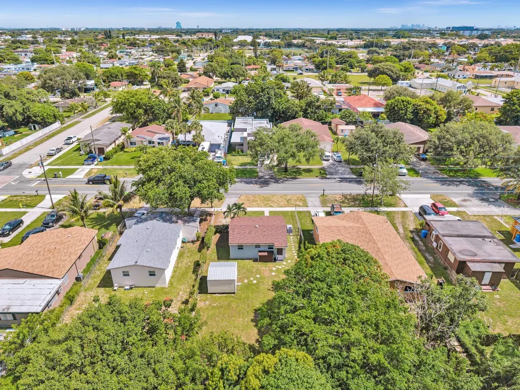 5026 SW 21st Street SW West Park FL 33023