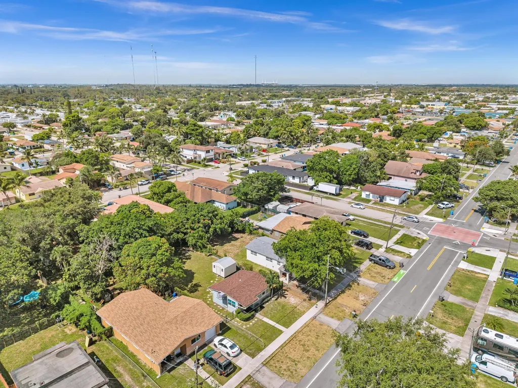 5026 SW 21st Street SW West Park FL 33023