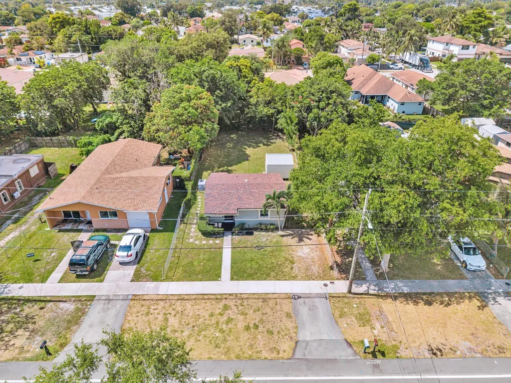 5026 SW 21st Street SW West Park FL 33023