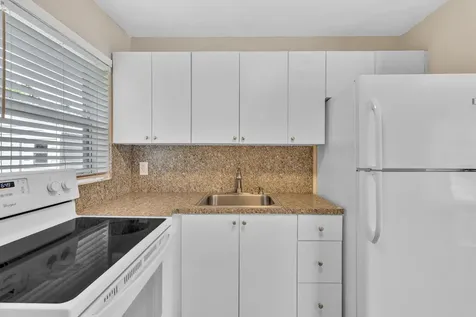 5026 SW 21st Street SW West Park FL 33023