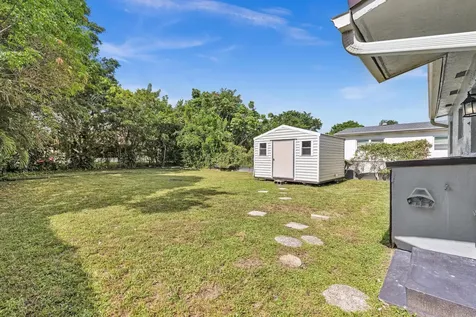 5026 SW 21st Street SW West Park FL 33023