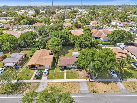 5026 SW 21st Street SW West Park FL 33023
