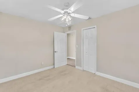 5026 SW 21st Street SW West Park FL 33023