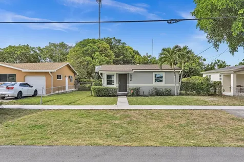 5026 SW 21st Street SW West Park FL 33023