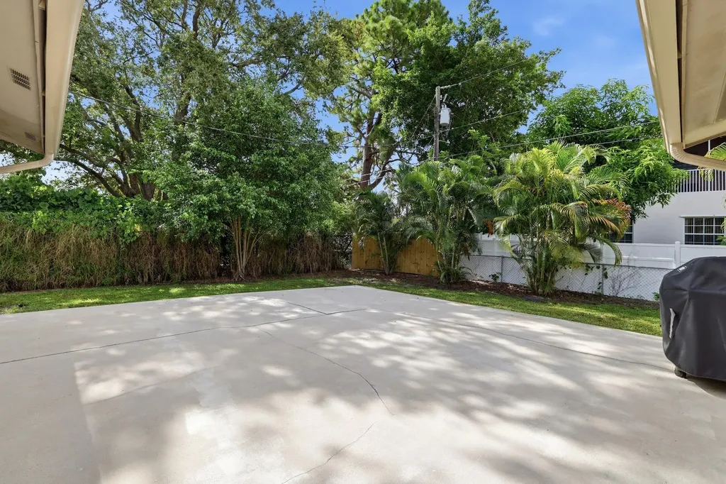 5196 Greenwood Drive Delray Beach FL 33484