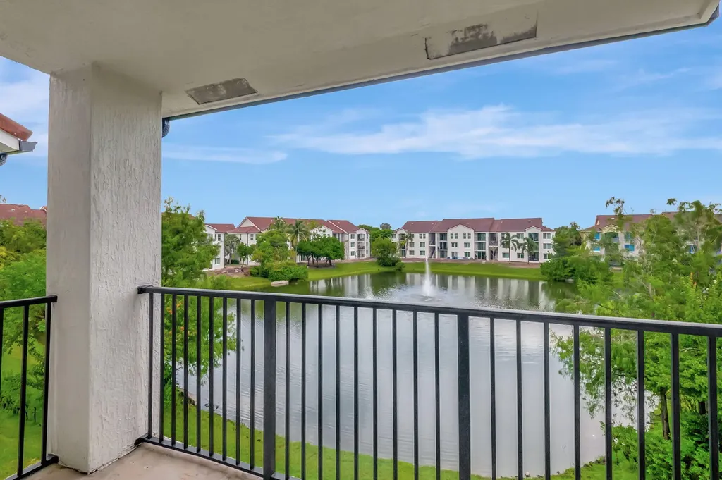 920 Villa Circle Boynton Beach FL 33435
