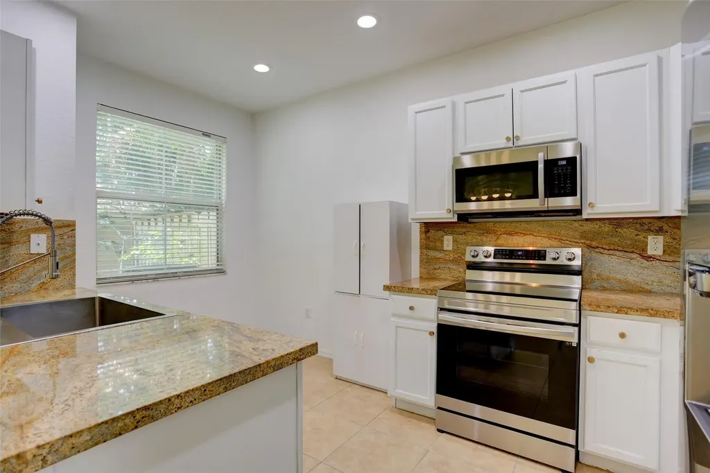 2851 W Prospect Road Tamarac FL 33309