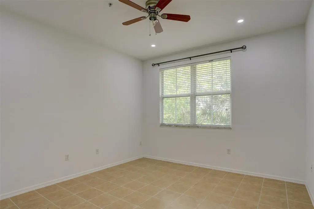 2851 W Prospect Road Tamarac FL 33309