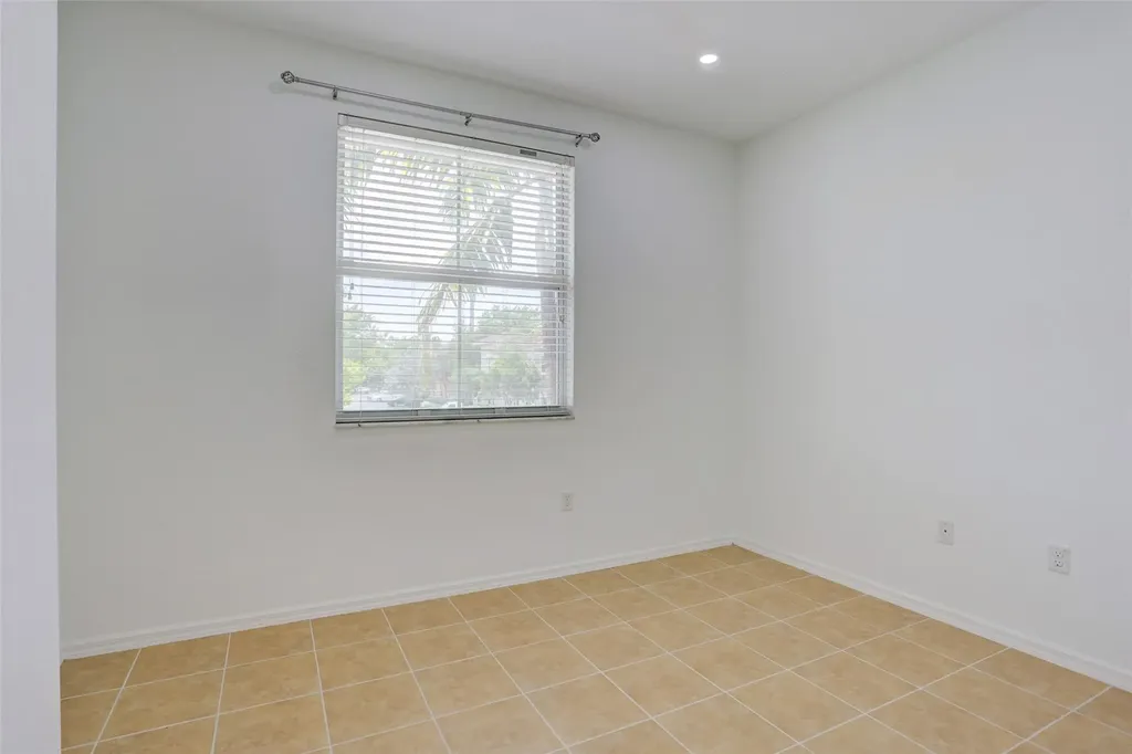 2851 W Prospect Road Tamarac FL 33309