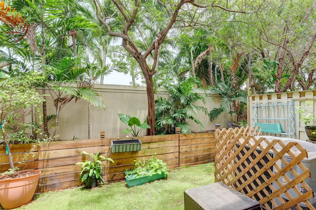 2851 W Prospect Road Tamarac FL 33309
