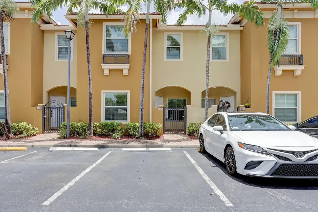 2851 W Prospect Road Tamarac FL 33309