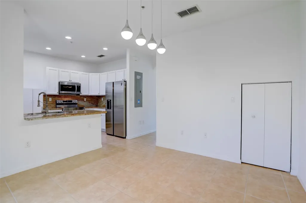 2851 W Prospect Road Tamarac FL 33309