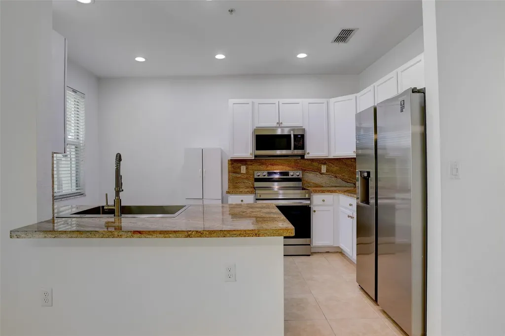 2851 W Prospect Road Tamarac FL 33309