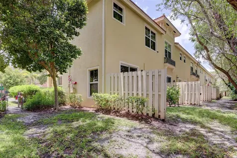 2851 W Prospect Road Tamarac FL 33309