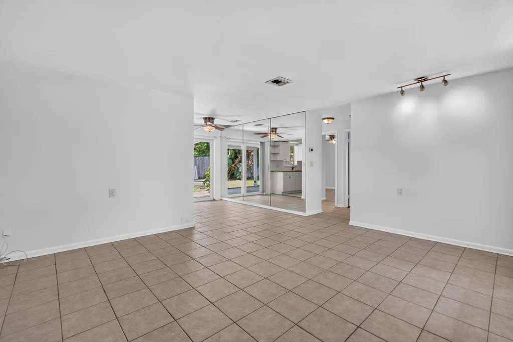 101 E Beverly Road E Jupiter FL 33469