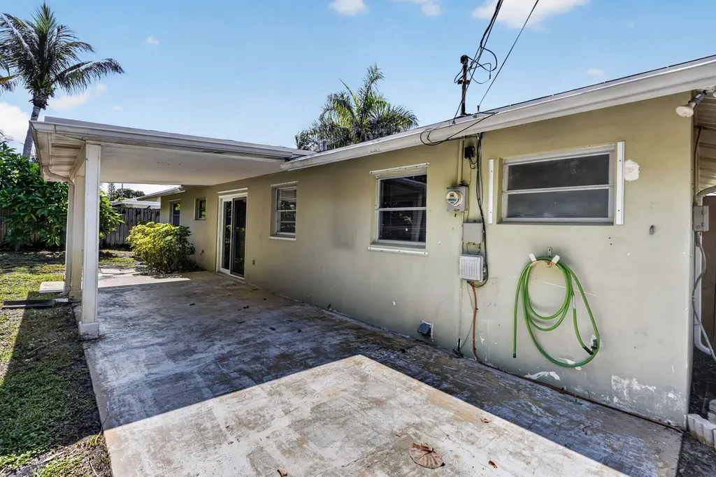 101 E Beverly Road E Jupiter FL 33469