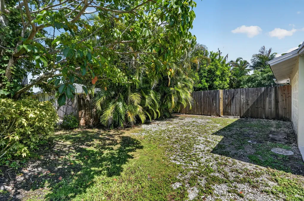 101 E Beverly Road E Jupiter FL 33469