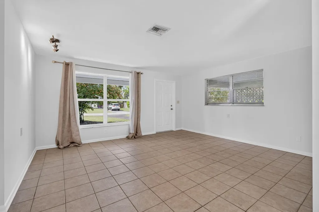 101 E Beverly Road E Jupiter FL 33469