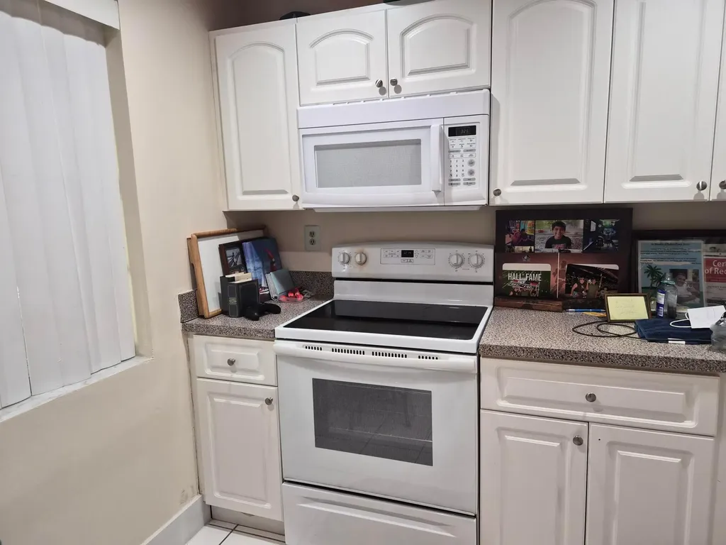 3121 NW 47th Terrace Lauderdale Lakes FL 33319