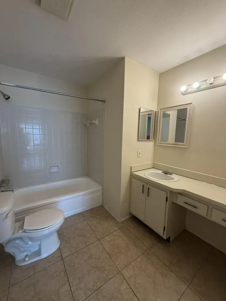 1720 SE Linpark Court Port St Lucie FL 34952