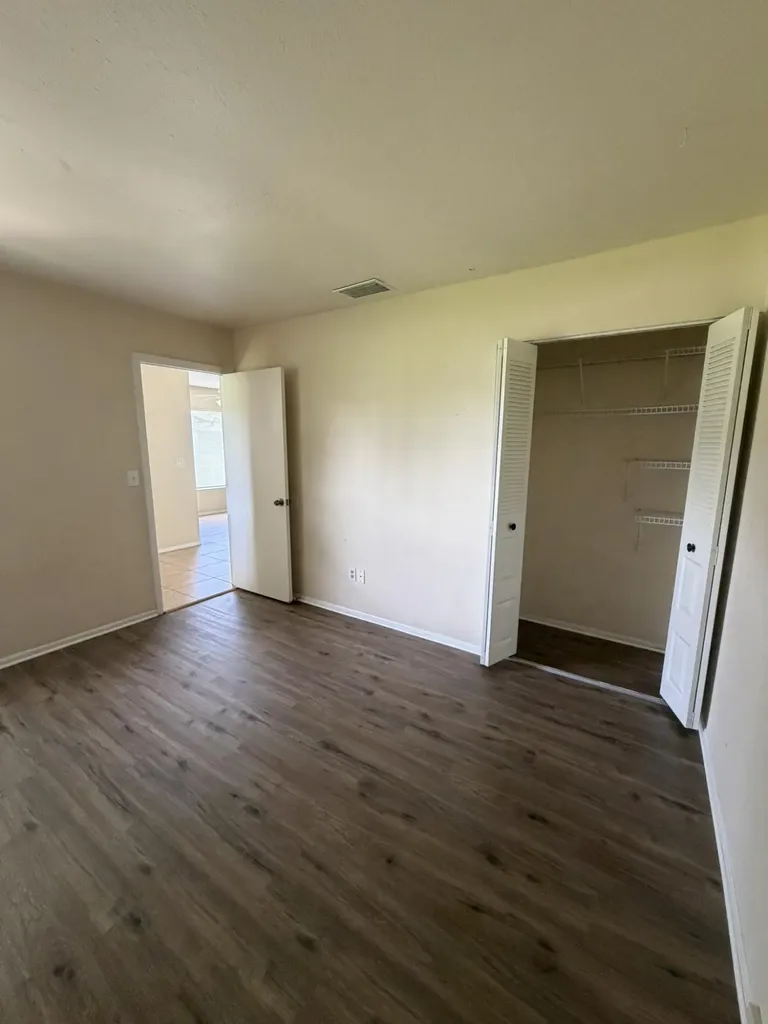 1720 SE Linpark Court Port St Lucie FL 34952
