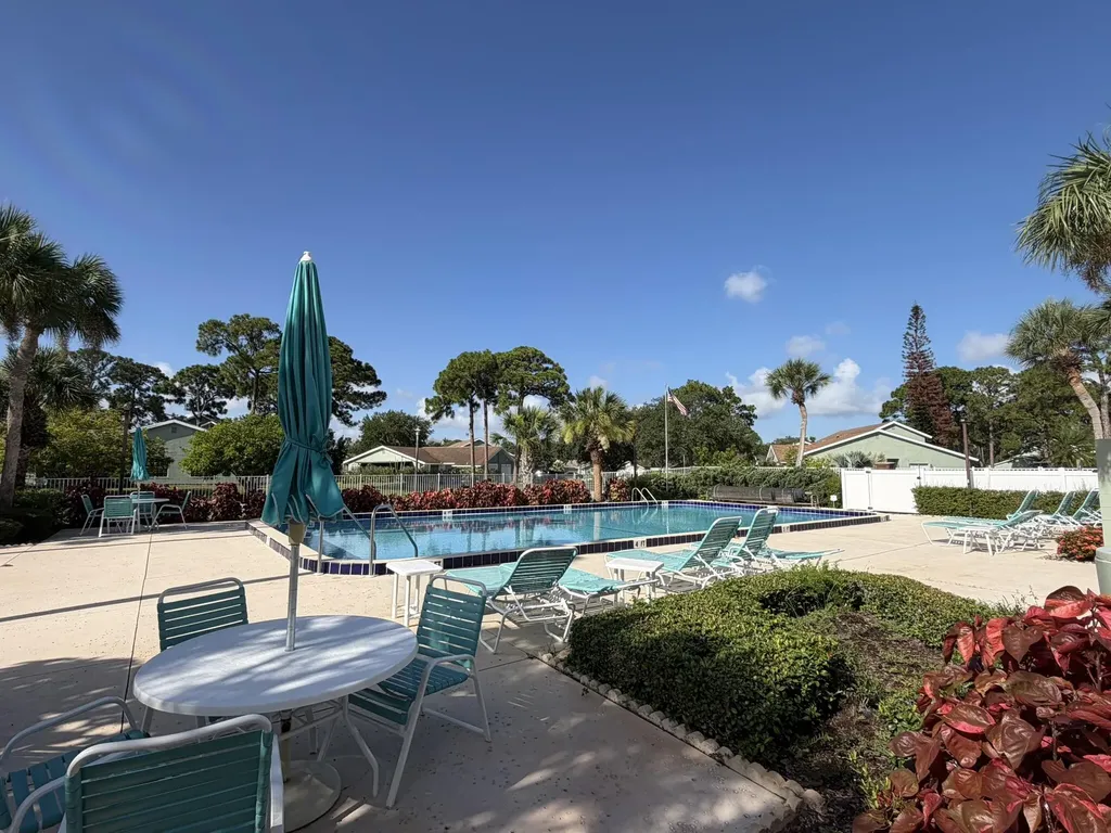 1720 SE Linpark Court Port St Lucie FL 34952