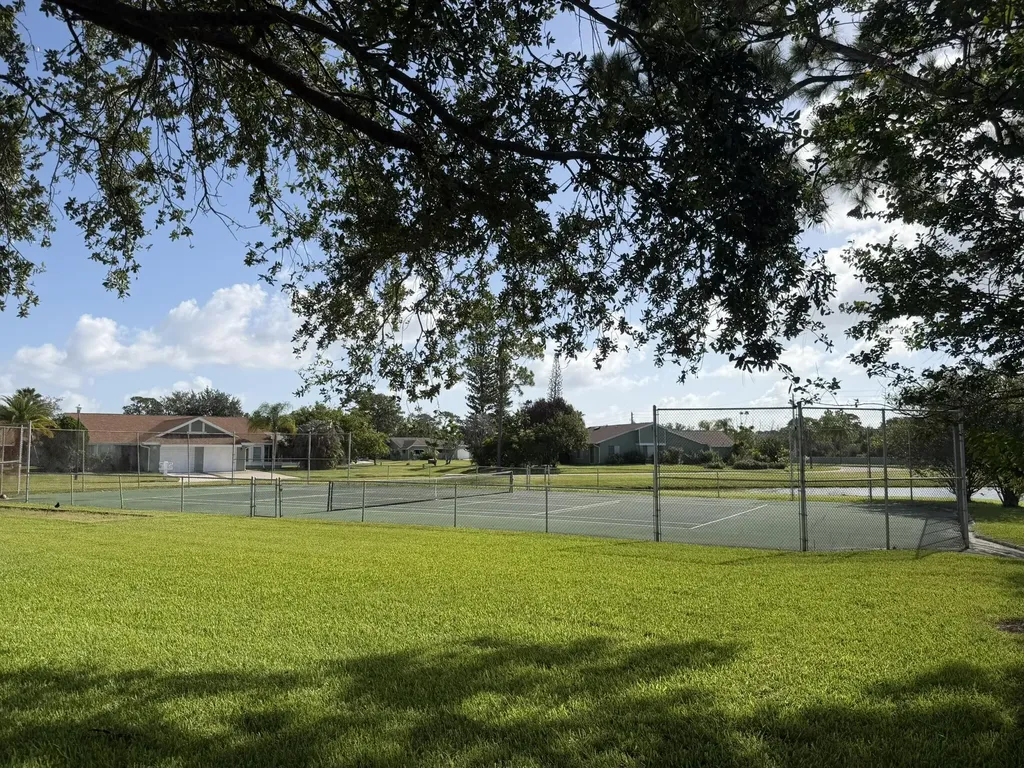 1720 SE Linpark Court Port St Lucie FL 34952