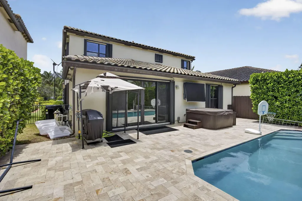 4577 Willow Run Way Wellington FL 33467
