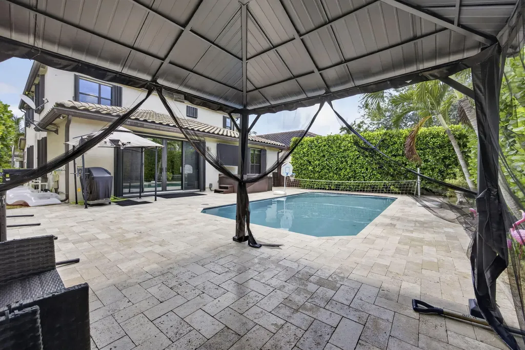 4577 Willow Run Way Wellington FL 33467