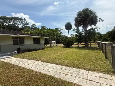 13886 N 22nd Road N Loxahatchee Groves FL 33470
