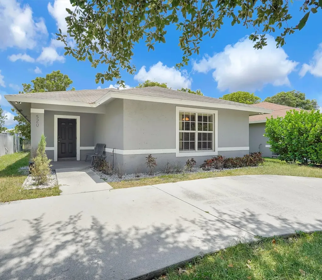 520 N Southridge Road N Delray Beach FL 33444