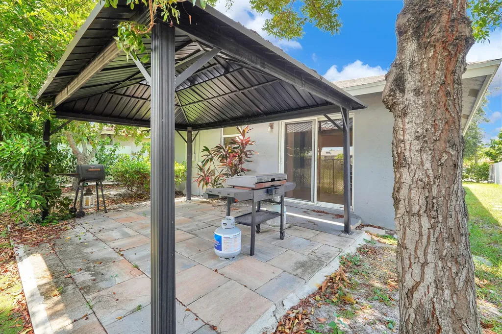 520 N Southridge Road N Delray Beach FL 33444