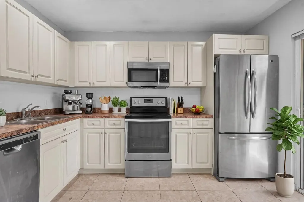 520 N Southridge Road N Delray Beach FL 33444
