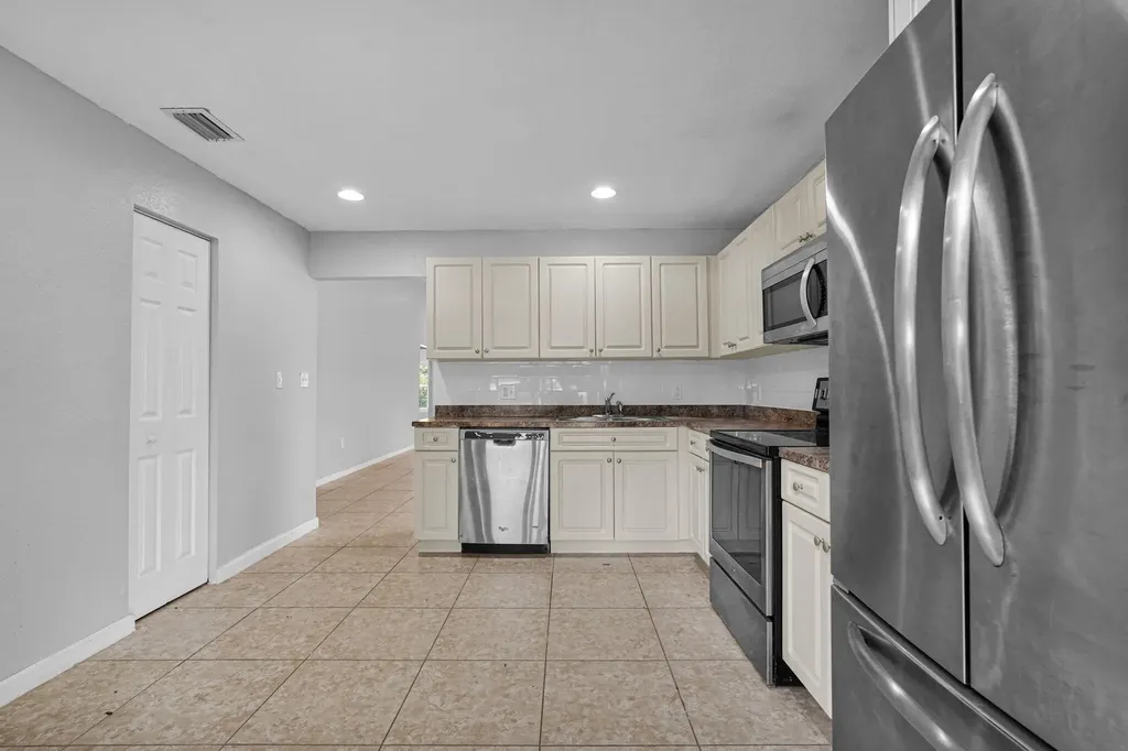 520 N Southridge Road N Delray Beach FL 33444