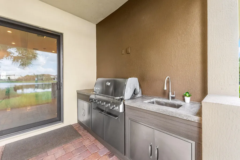 11120 NW 82nd Place Parkland FL 33076
