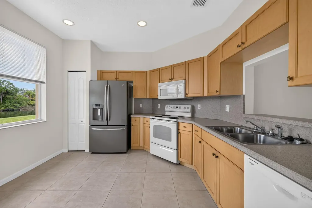 9810 SW Eastbrook Circle Port St Lucie FL 34987