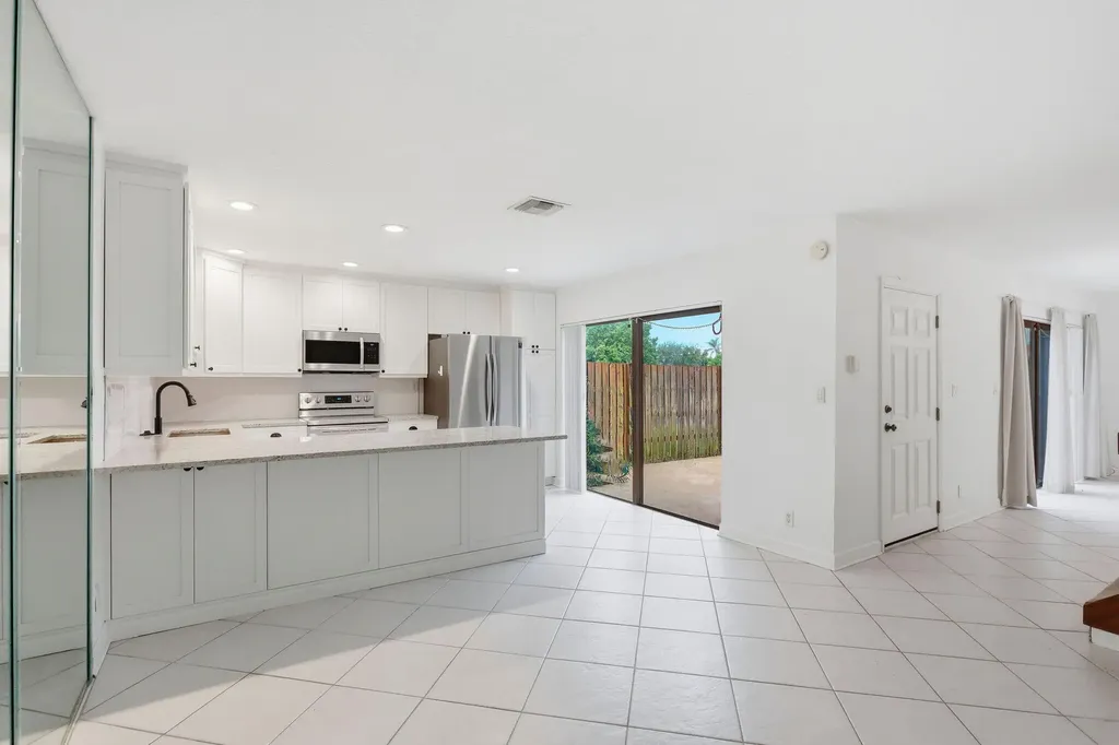 2625 SE 5th Circle Boynton Beach FL 33435