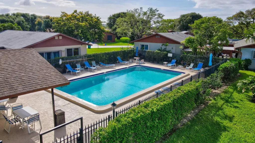 2625 SE 5th Circle Boynton Beach FL 33435